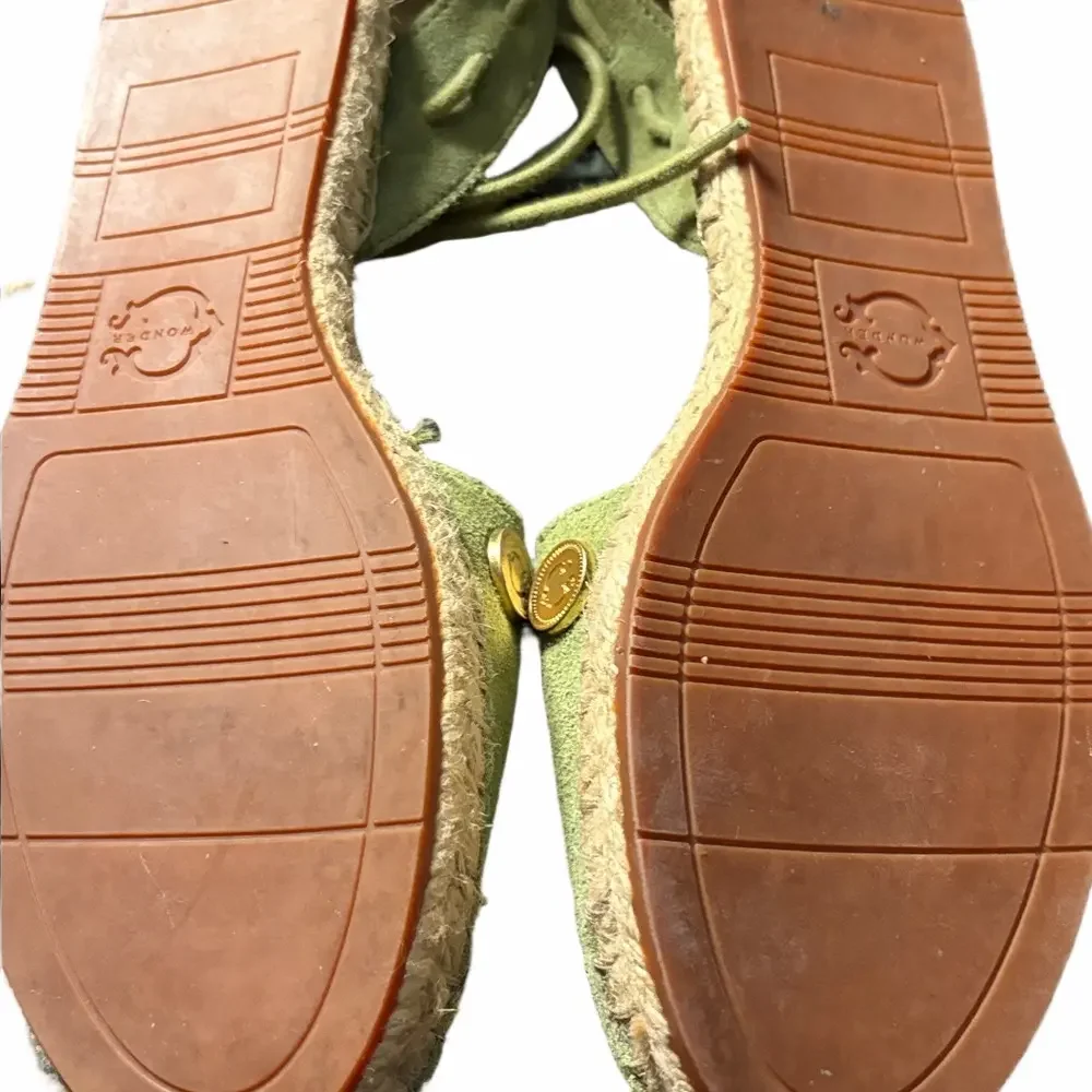Michaela  C. Wonder sage suede espadrille close toe with gold coin details 7.5 M - Picture 4 of 6
